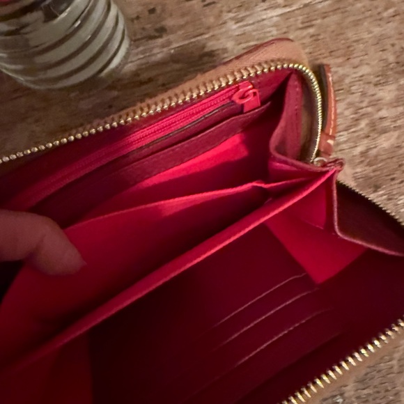 Dooney & Bourke Deep Red Pebble Grain Large Zip Around Brown Accent Leather Pull - Picture 8 of 11